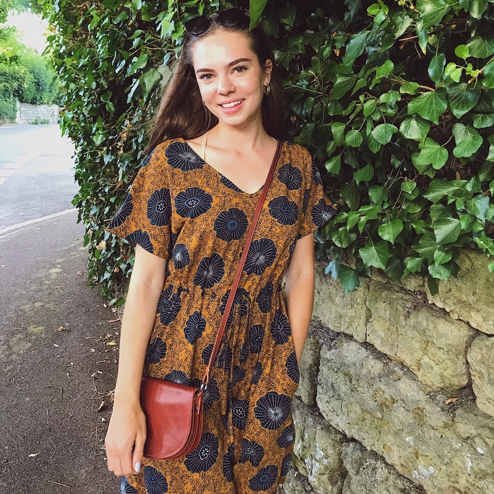 DRESS